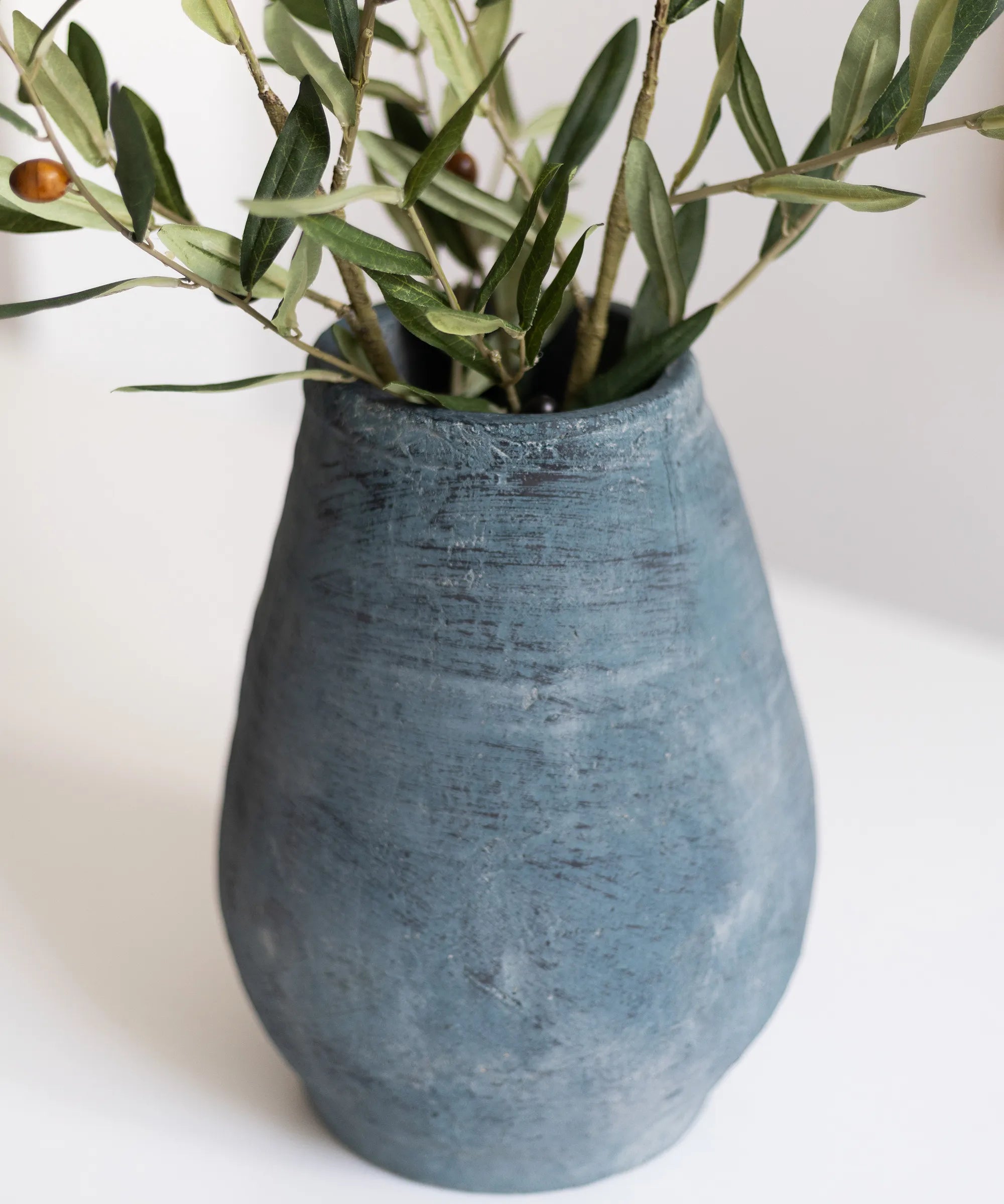 Detalle Jarron decorativo de ceramica Brisa Azul