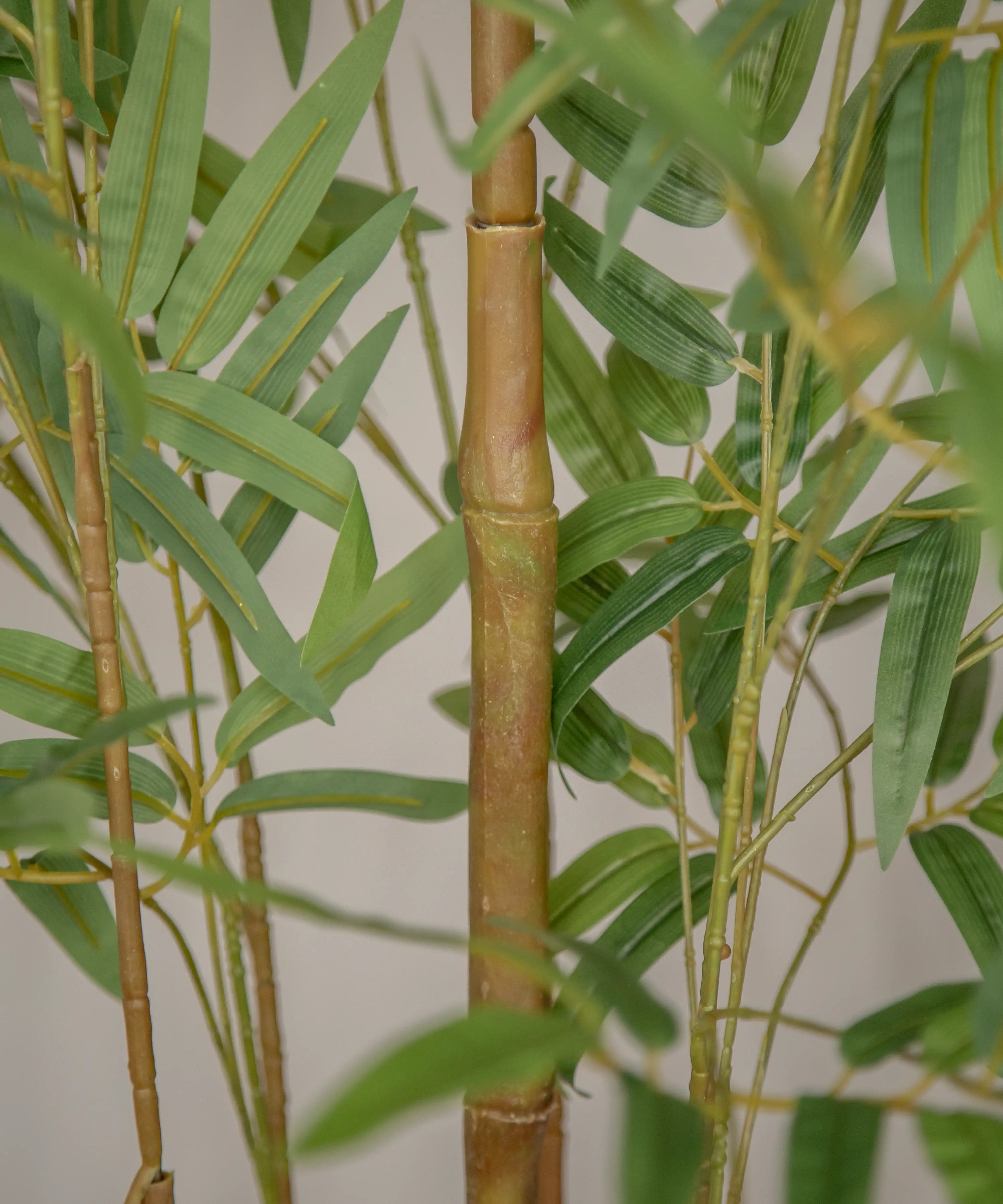 detalle tronco bambu artificial minimal