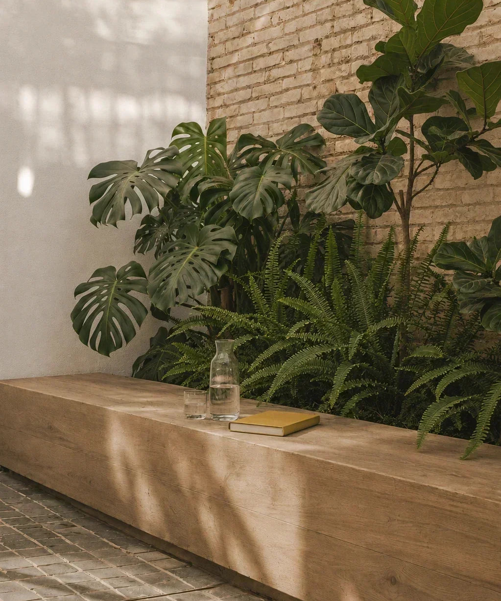 Decorar jardineras con plantas artificiales