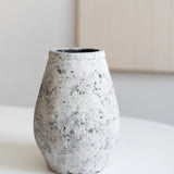 Detalle Jarron decorativo de ceramica Brisa