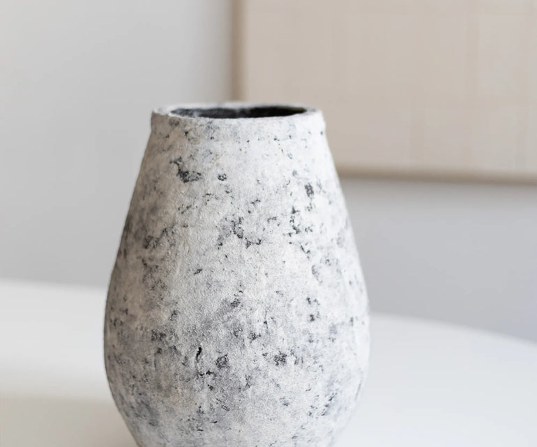 Detalle Jarron decorativo de ceramica Brisa