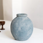 Detalle Jarron decorativo de ceramica Terra Azul MAIA