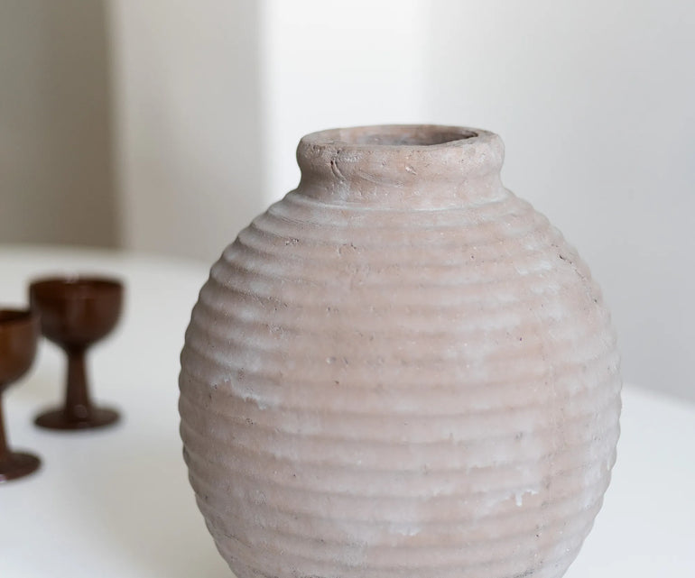 Detalle Jarron decorativo de ceramica Terra Marron MAIA