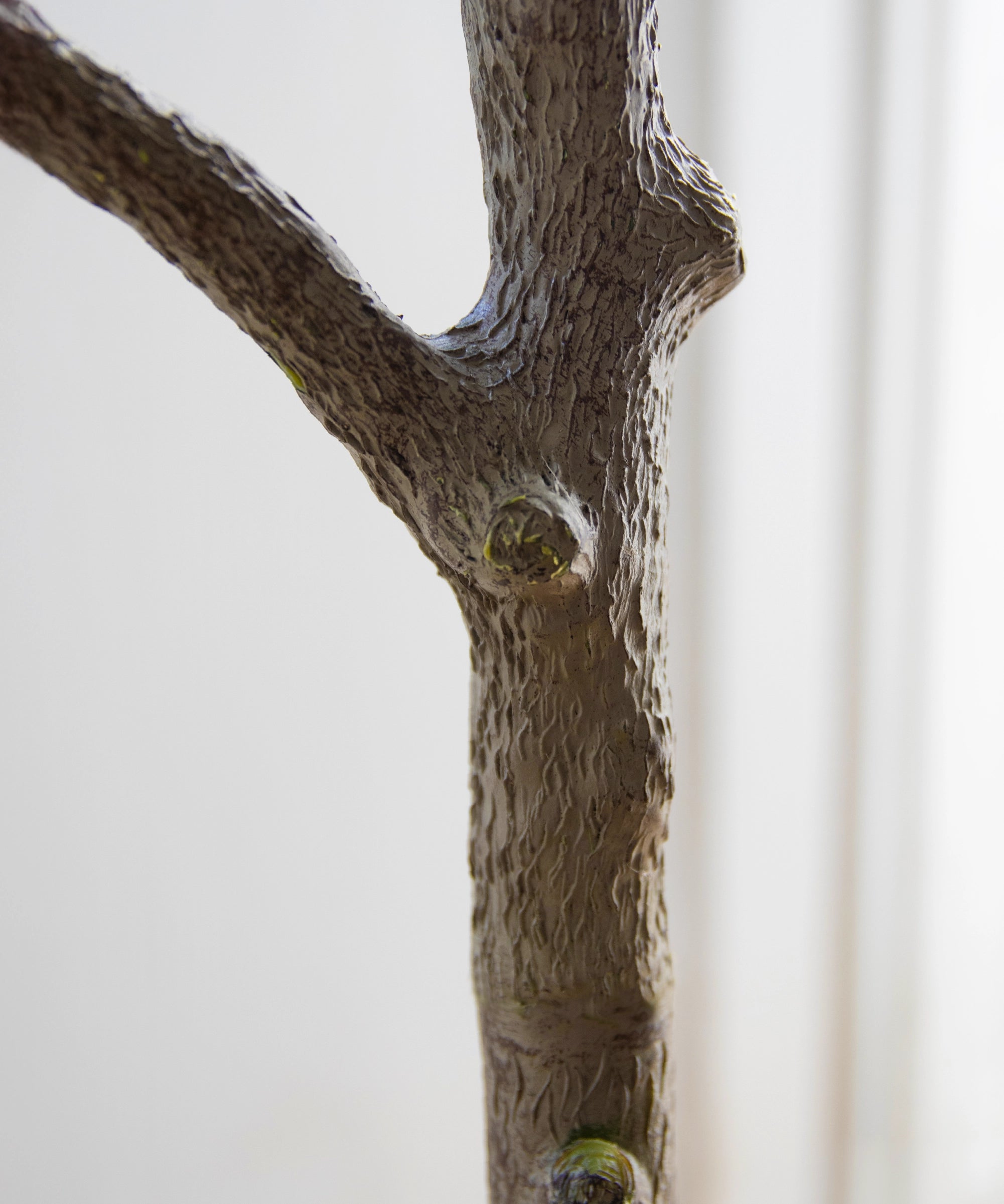 Detalle Tronco Olivo artificial Moon MAIA SHOP